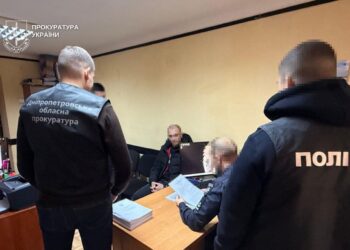 Посадовець з Дніпра піде під суд за привласнення коштів на відновленні пошкоджених обстрілами будинків