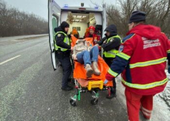 Двоє людей травмувалися у ДТП біля Обухівки