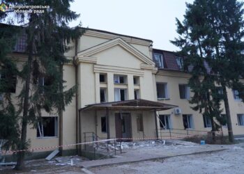Ворог здійснив комбінований ракетно-дроновий удар по Дніпру та області: наслідки