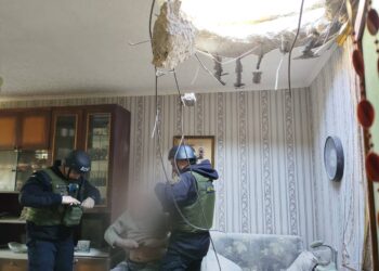 На Дніпропетровщині російські дрони та артилерія поранили двох людей