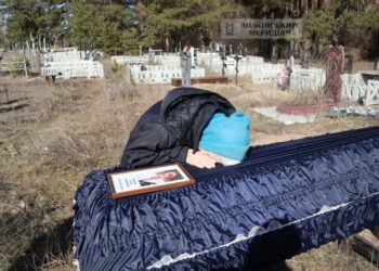 У Межовій через обстріли більше не проводять поховання: людей знову закликають евакуюватися