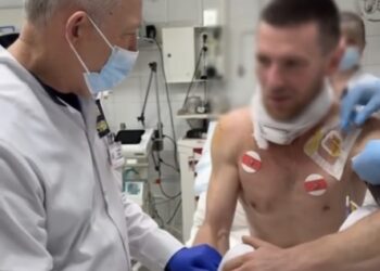 Діра в шиї, розірвана артерія: у Дніпрі врятували військового