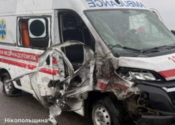 Обстріли Дніпропетровщини: поранені, атаки дронів і пошкоджена інфраструктура