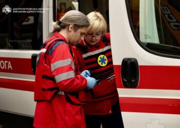 Після вчорашньої атаки в Дніпрі двоє постраждалих у важкому стані