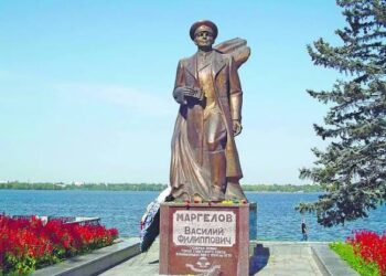 У Дніпрі планують демонтувати ще два радянські пам’ятники