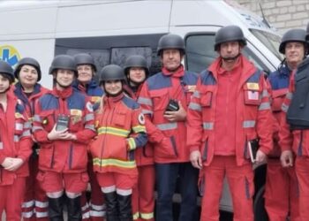 У Нікополі медикам швидкої допомоги видали захисне спорядження