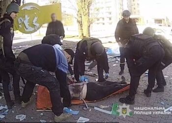 Російський FPV-дрон атакував цивільну автівку на Нікопольщині: постраждала жінка
