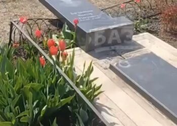 У Синельниковому вітер повалив пам’ятники на кладовищі