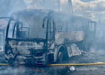 Внаслідок удару по Дніпру постраждали п’ятеро людей