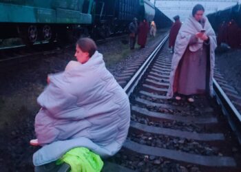 «Ми ховалися під вагонами від «шахедів»» – дніпровська журналістка розповіла про нічну поїздку потягом