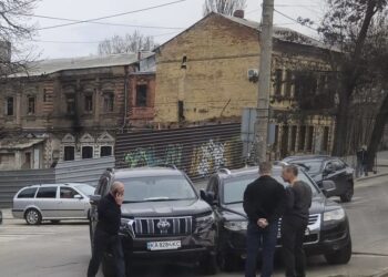 У місті сталося декілька ДТП: пошкоджені автівки