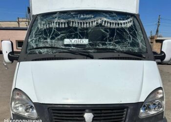 Обстріли Дніпропетровщини: поранені, пожежі та руйнування у трьох районах
