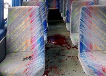 П’ятеро людей поранені внаслідок обстрілу рейсового автобуса на Нікопольщині