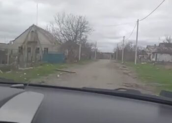 У Великомихайлівці на Синельниківщині залишилася одна жінка з хворим чоловіком
