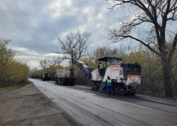На Дніпропетровщині розпочали ремонти ще на двох ділянках доріг