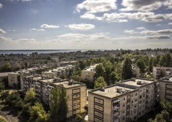 У Нікополі під час атаки FPV дронів люди опинилися під обстрілом просто на вулиці