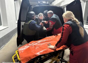 Обстріли Дніпропетровщини: поранені, пожежі та знеструмлення — що відомо станом на ранок 20 квітня