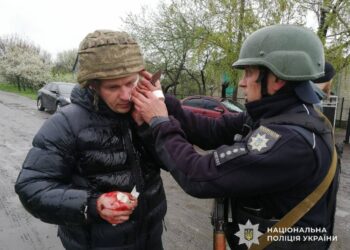 На Синельниківщині чоловік кинув дві гранати в поліцейських: п’ятеро поранених