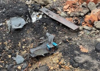 На Синельниківщині стартувала посівна: аграрії виходять у поля під обстрілами