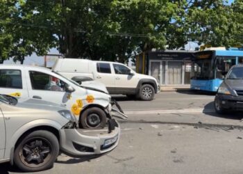 У Дніпрі сталася ДТП біля готелю «Дніпропетровськ»: є постраждалі