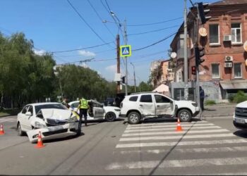 У Дніпрі знову ДТП на оновленому «аварійному» перехресті Поля та Ульянівської