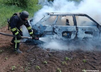 На Дніпропетровщині внаслідок атак РФ постраждали троє людей, є руйнування та пожежі