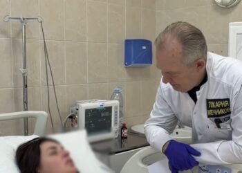 Після обстрілу Нікополя родину з пораненою дитиною планують об’єднати в лікарні Мечникова