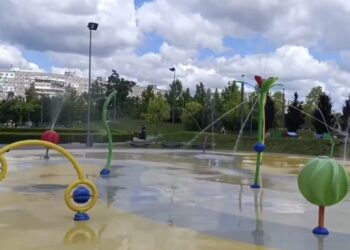 У Дніпрі у сквері Прибережний запрацював дитячий фонтан