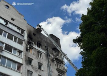 Унаслідок удару по Дніпру поранені двоє дітей