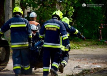 У Дніпрі завершили пошуково-рятувальну операцію: 16 загиблих, 42 поранених