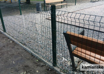 У Центральному парку Кам’янського вандали пошкодили новий майданчик