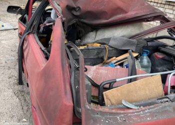 Обстріли Дніпропетровщини: двоє постраждалих, пожежі та руйнування