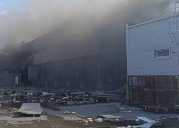 Ворог атакував логістичну компанію у Дніпровському районі