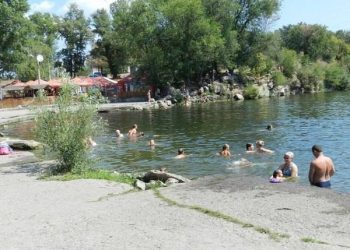 Увага! Купатися в кар’єрі на ж/м Червоний Камінь небезпечно