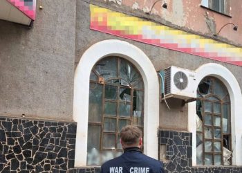 У Кривому Розі серед постраждалих 15-річний хлопець. До лікарні також доправили 39-річного чоловіка у важкому стані.
